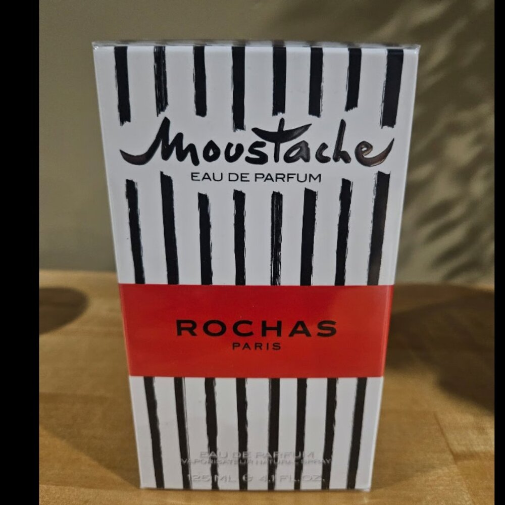 rochas moustache